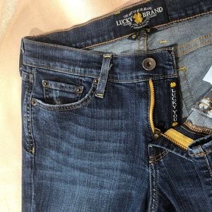 NWOT women LUCKY BRAND blue jean SWEET’N STRAIGHT